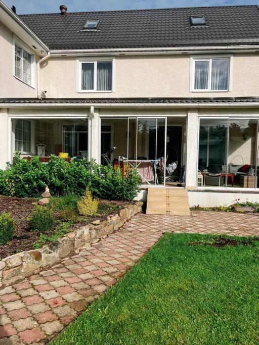 Friendly House In